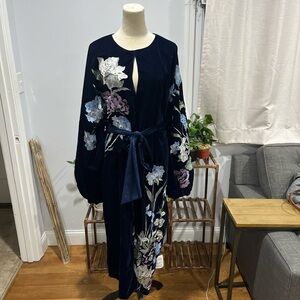 NWT ASOS Edition Curve midi shift dress in velvet with floral embroidery in navy